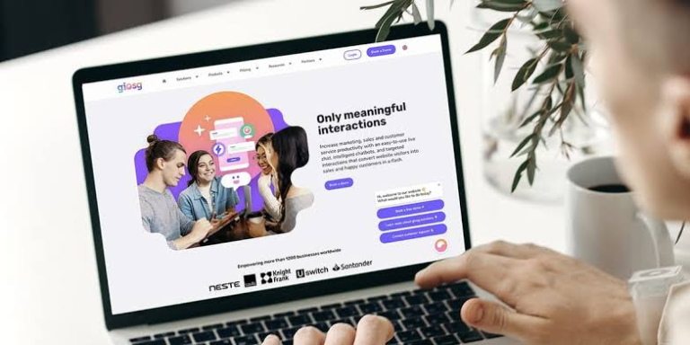 Chatbot Web: How AI Chatbots Improve Modern Websites